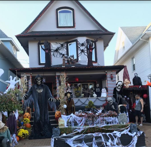 Best Halloween Houses in Dyker Heights 84th Street & 10th Avenue 2022